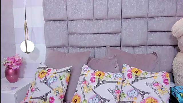 melaniee jones online show from April 28, 5:39 pm
