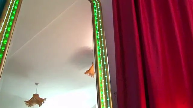 Foxxxy MILF online show from July 4, 4:08 am