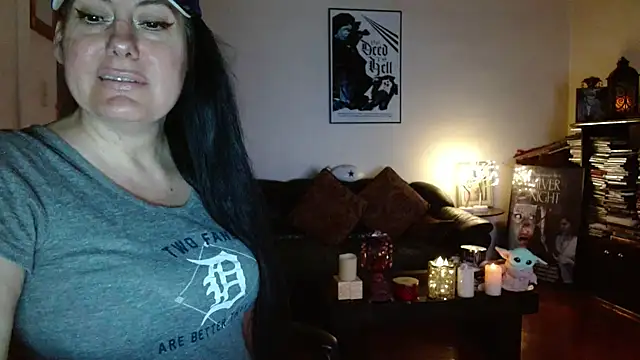 mandaloriangirls online show from March 10, 11:09 pm