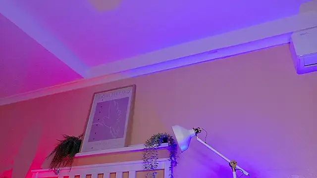 ParisFox  online show from March 5, 8:37 pm