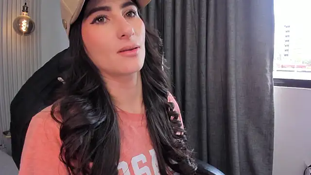 SaraGomez1 online show from June 17, 4:41 pm
