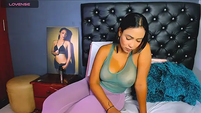catalinamuss  online show from June 8, 1:45 pm