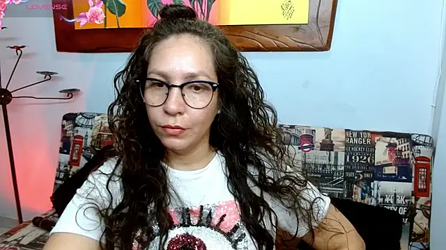 naihroby online show from December 22, 8:39 am