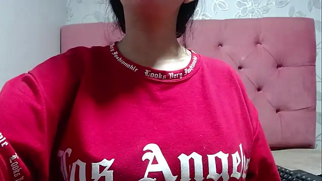 CarolineBrunx online show from December 3, 10:12 pm