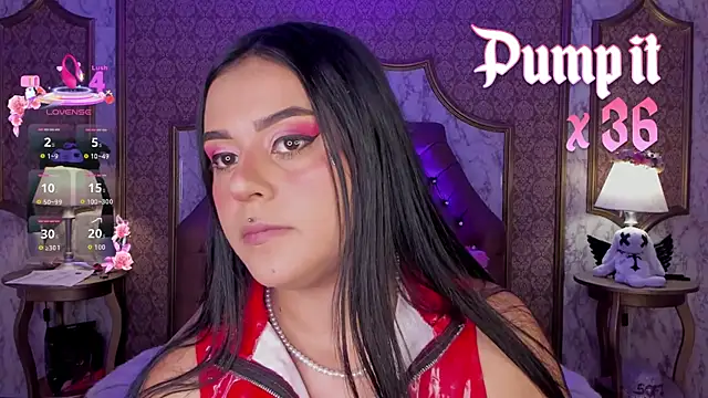 SoffiQueen online show from April 28, 2:21 pm