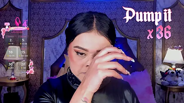 SoffiQueen online show from February 17, 2:05 pm