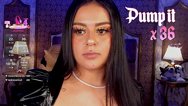 SoffiQueen online show from January 31, 7:11 pm