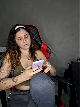 luuhcat09 online show from June 26, 3:57 pm