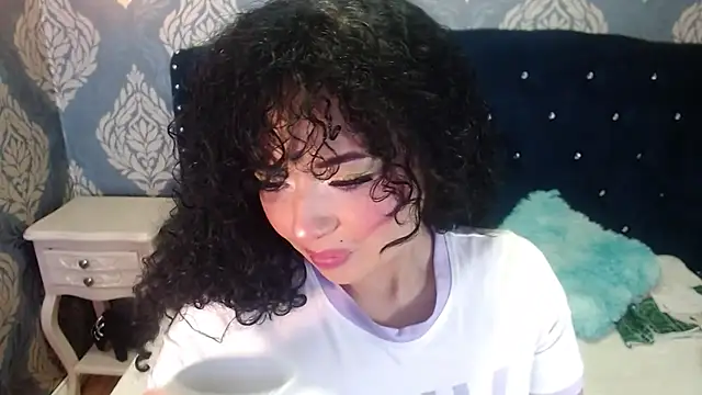 Sofiacowperx online show from August 1, 3:36 pm