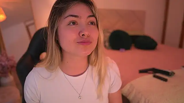 Lau Bee online show from November 10, 7:09 pm