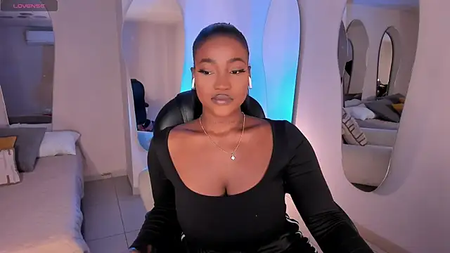 SavannahStorm online show from February 15, 12:15 pm