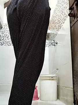 illay love online show from November 2, 5:33 am