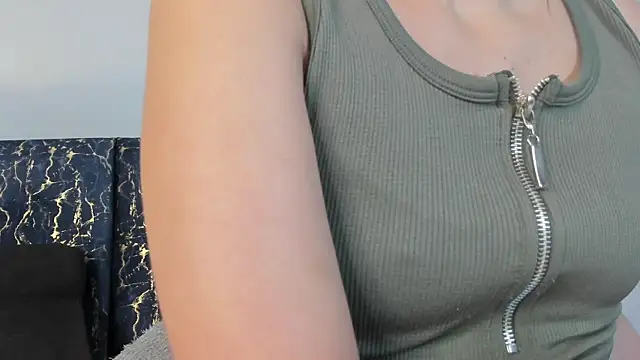 Sophia Lemos online show from October 24, 2:02 pm