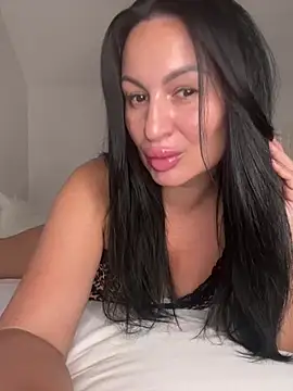 Helena7077 online show from August 1, 11:51 pm