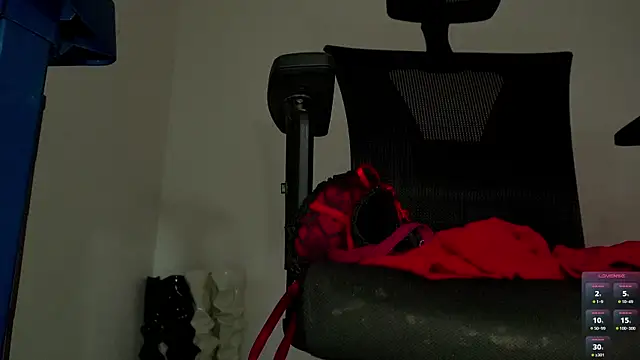 NickSull   online show from February 15, 2:03 am