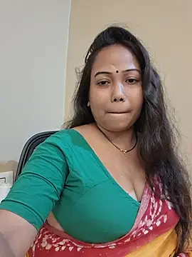 DREAM GIRL-30 online show from August 6, 5:20 pm