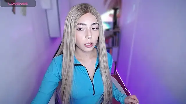 channel blonde a online show from December 3, 9:28 pm