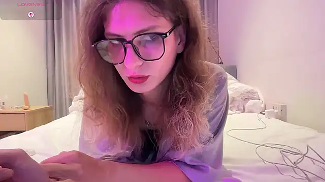 Alice Pinkhead online show from July 6, 9:03 am