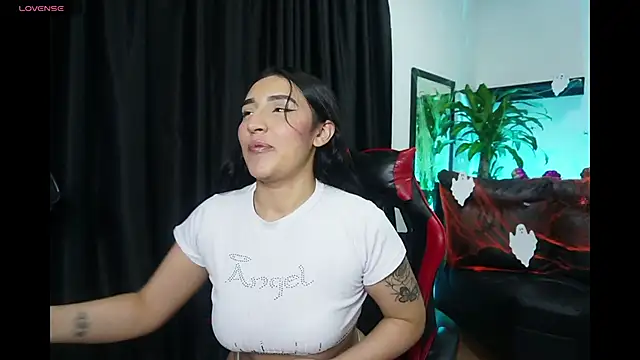 amy fox2 online show from November 6, 1:50 pm