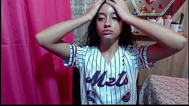 Lunawillis online show from February 9, 7:05 pm