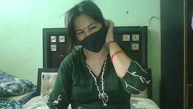 couplesuni online show from May 3, 11:57 am