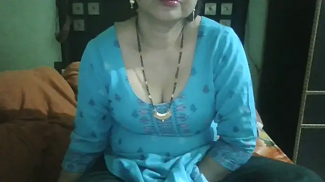 couplesuni online show from November 17, 4:35 am