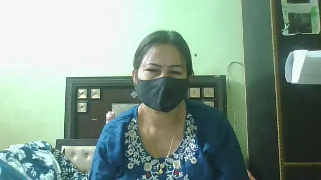 couplesuni online show from May 1, 4:16 am