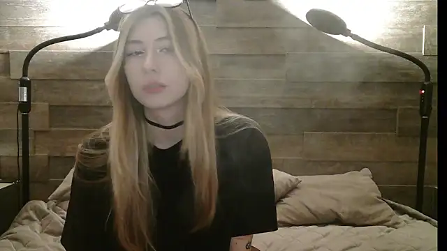 ErikaShyy online show from December 1, 11:14 am