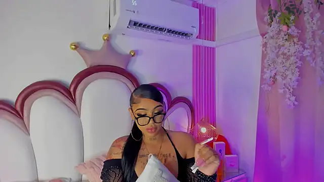 Mia Jansen online show from July 24, 2:37 pm