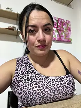 Lesly 10- online show from August 6, 9:22 pm