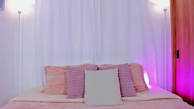 AishaPeyton online show from May 2, 6:17 am