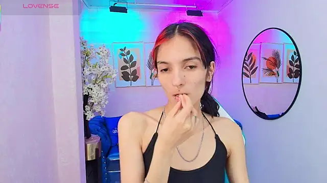 Dafne huges online show from November 10, 7:20 pm