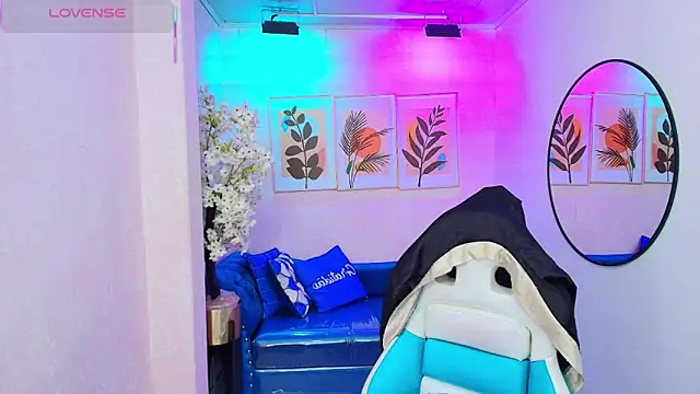 Dafne huges online show from November 13, 7:35 pm