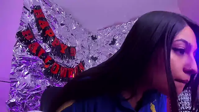 SarahStones online show from November 17, 5:41 am