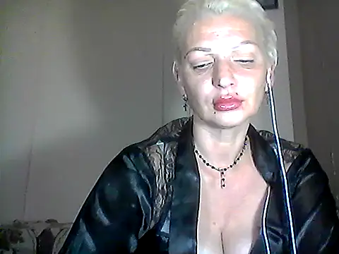Snapshot of MaryJane441 chatting on October 11, 8:33 pm MaryJane441 online show from October 11, 8:33 pm