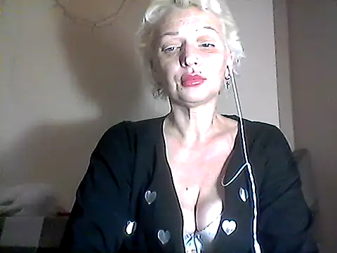 MaryJane441 online show from February 9, 10:45 pm