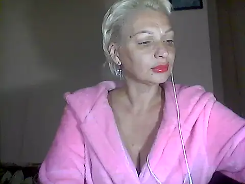 Snapshot of MaryJane441 chatting on October 15, 6:43 pm MaryJane441 online show from October 15, 6:43 pm