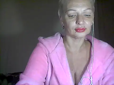 Snapshot of MaryJane441 chatting on October 17, 8:01 pm MaryJane441 online show from October 17, 8:01 pm