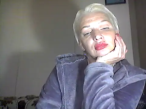 Snapshot of MaryJane441 chatting on October 9, 8:24 pm MaryJane441 online show from October 9, 8:24 pm