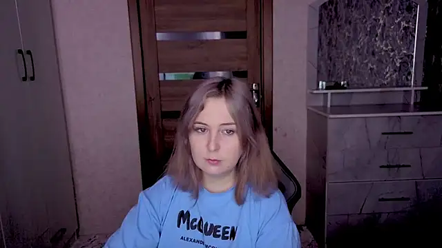 Kristy-Max online show from February 3, 11:29 pm