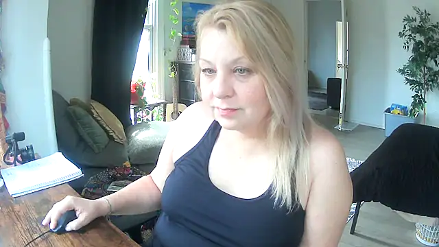 RubyGissing online show from October 18, 7:15 pm