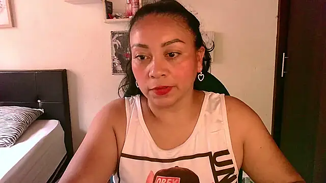 zaray bella online show from July 1, 3:22 pm