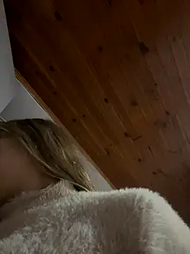 Isabella Foxx  online show from November 8, 12:26 am