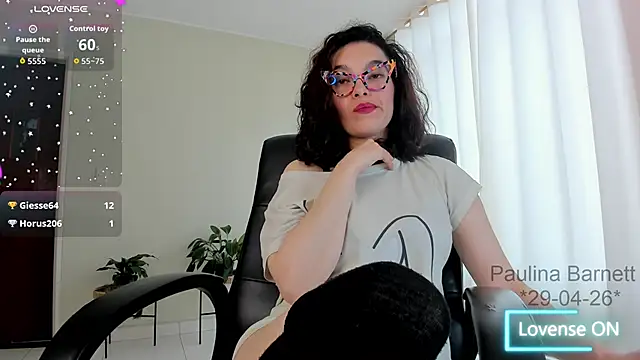 paulinabarnett- online show from April 29, 5:30 pm