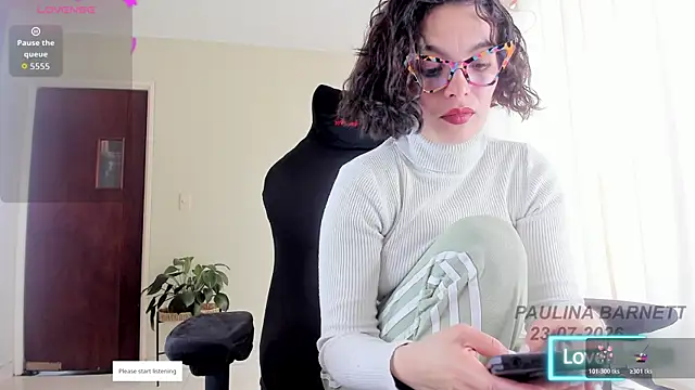 paulinabarnett- online show from July 23, 3:31 pm