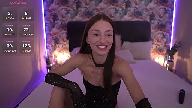 Alice Arwen online show from August 3, 6:50 am