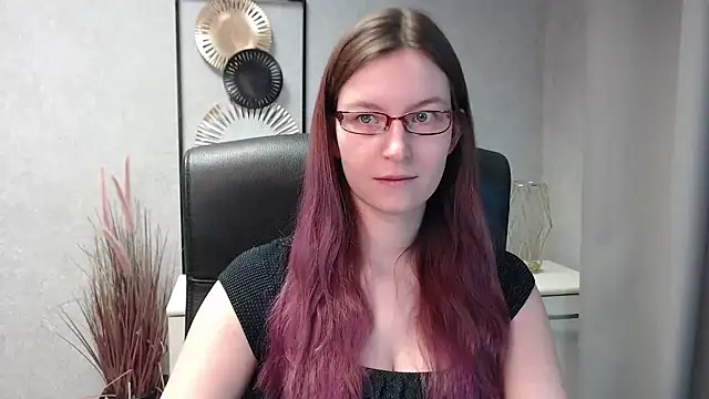 Snapshot of emmaxDelight chatting on December 2, 7:10 am emmaxDelight online show from December 2, 7:10 am