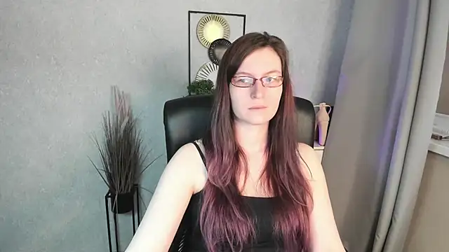 emmaxDelight online show from May 2, 6:17 am
