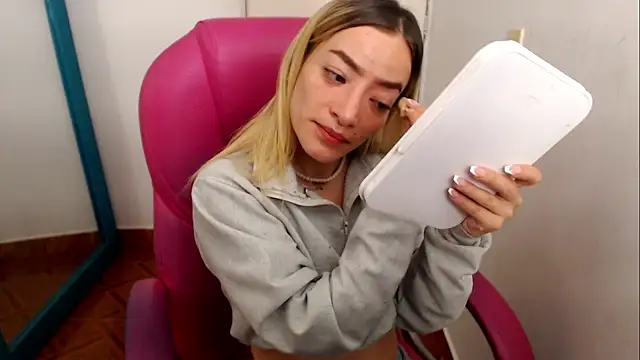 zoe jones13 online show from July 24, 3:37 am