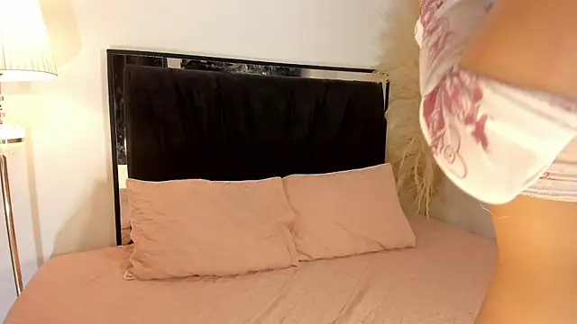 lilithTeen1  online show from May 5, 2:25 am